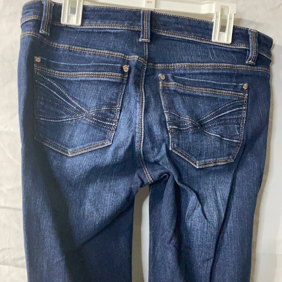 4 pair Bundle pack- 3, 00 American eagle jeans, 1 white and black 0 jean. - Picture 9 of 10